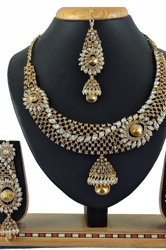 Multicolor designer function wear ad necklace set