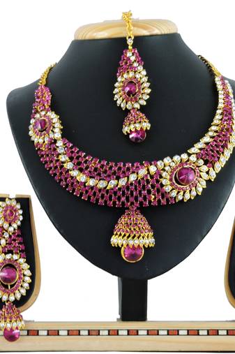 Multicolor designer function wear ad necklace set
