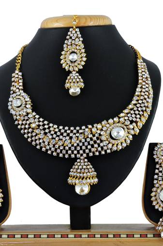 Multicolor designer function wear ad necklace set