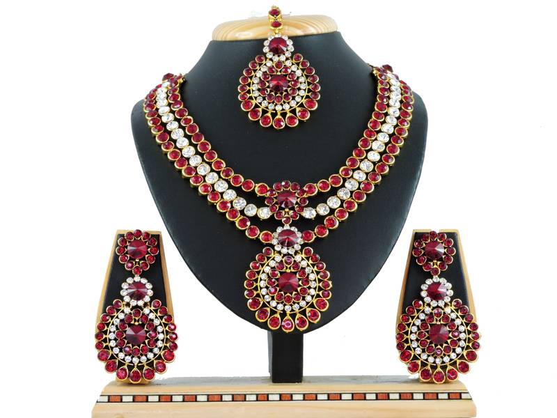 Multicolor designer function wear ad necklace set