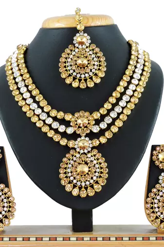 Multicolor designer function wear ad necklace set