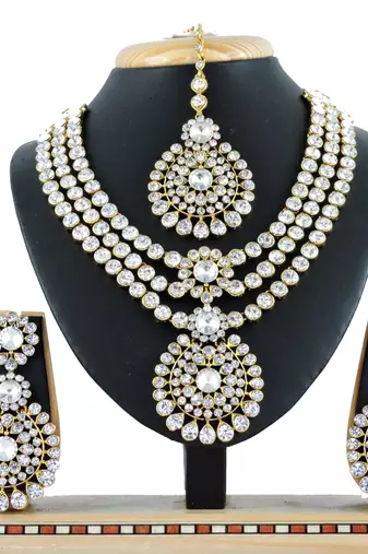 Multicolor designer function wear ad necklace set