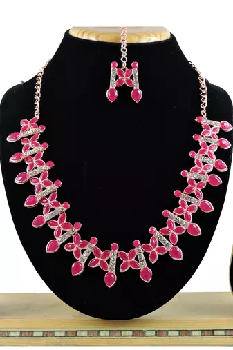 Red designer function wear ad necklace set