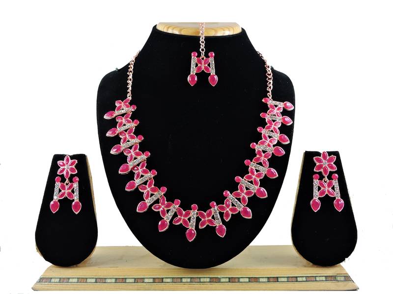 Red designer function wear ad necklace set