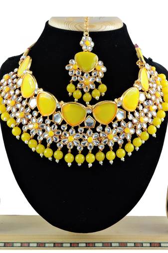 Yellow designer function wear ad necklace set