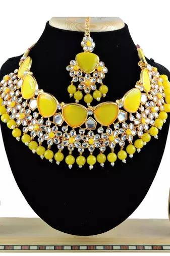 Yellow designer function wear ad necklace set