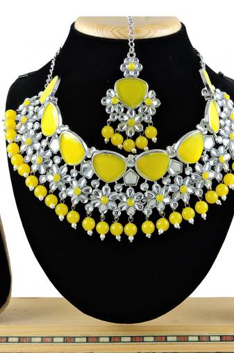 Yellow designer function wear ad necklace set