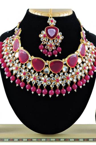 Red designer function wear ad necklace set