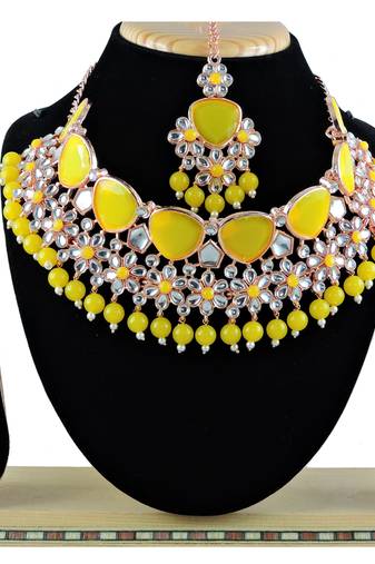 Yellow designer function wear ad necklace set