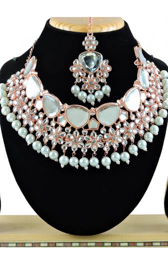 Multicolor designer function wear ad necklace set