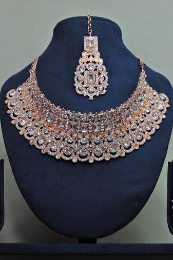 Multicolor designer function wear ad necklace set