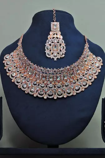Multicolor designer function wear ad necklace set
