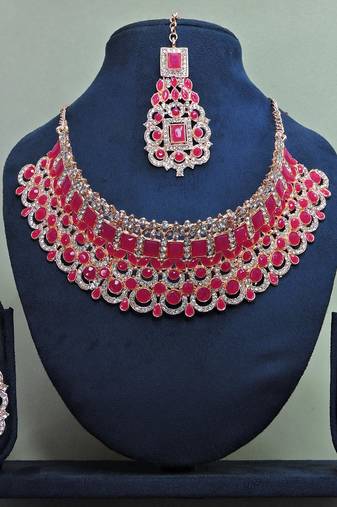 Red designer function wear ad necklace set