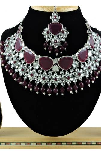 Multicolor designer function wear ad necklace set