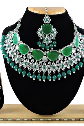 Green designer function wear ad necklace set