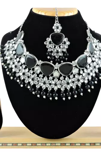 Black designer function wear ad necklace set