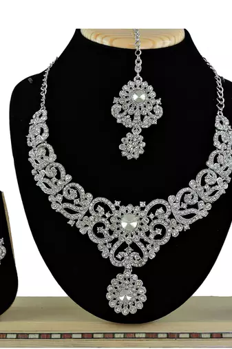 Multicolor designer function wear ad necklace set