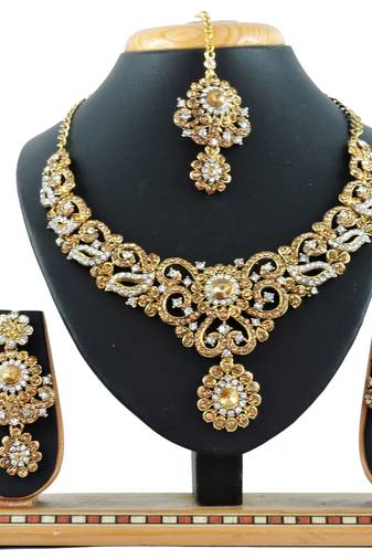 Multicolor designer function wear ad necklace set