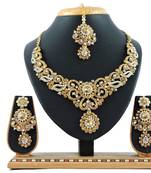 Multicolor designer function wear ad necklace set