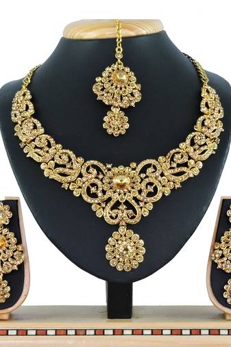 Gold designer function wear ad necklace set