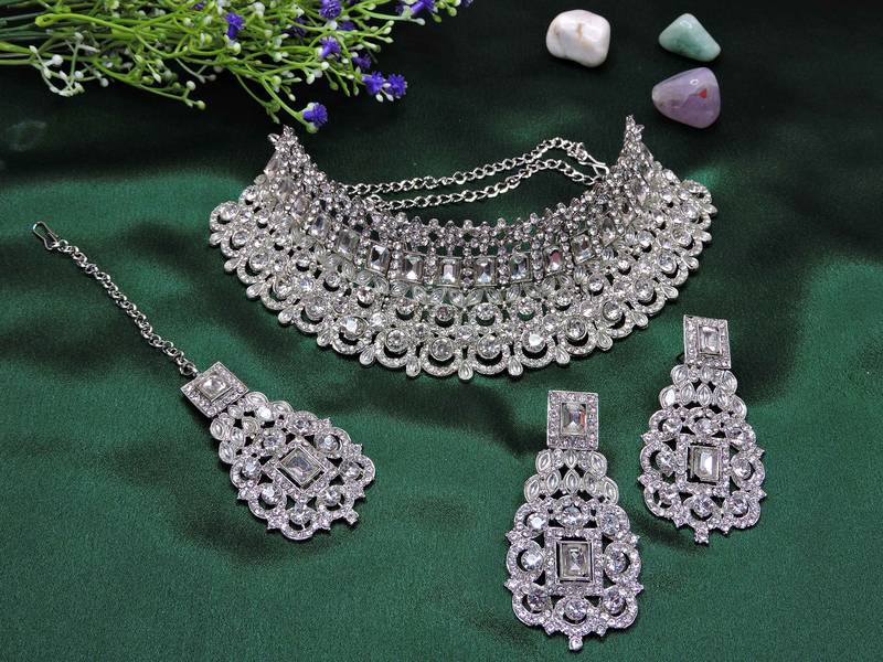 Multicolor designer function wear ad necklace set