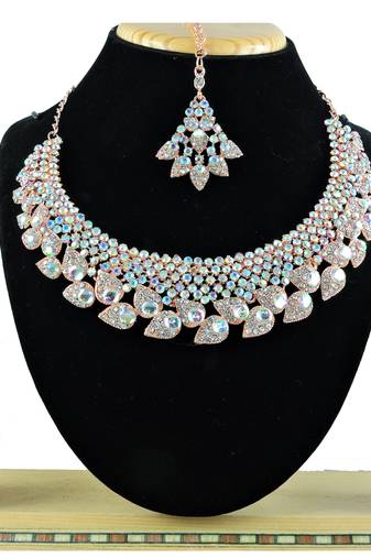 Multicolor designer function wear ad necklace set