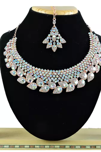 Multicolor designer function wear ad necklace set