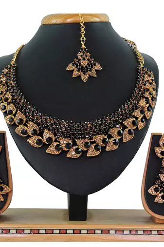 Black designer function wear ad necklace set
