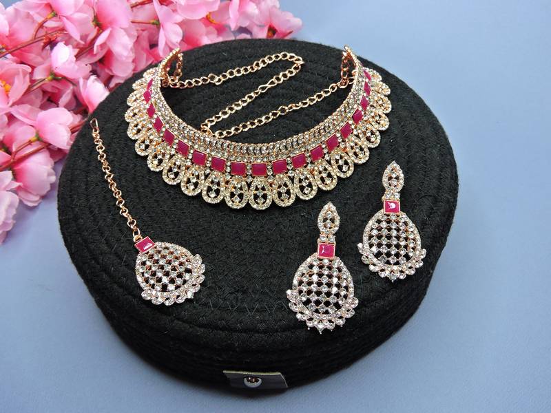 Red designer function wear ad necklace set