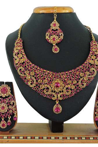 Multicolor designer function wear ad necklace set