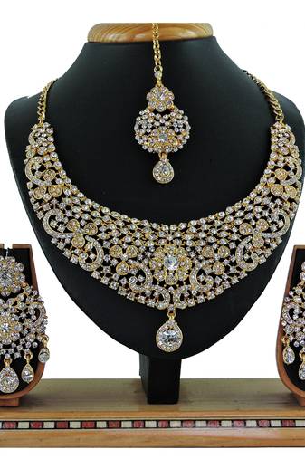 Multicolor designer function wear ad necklace set