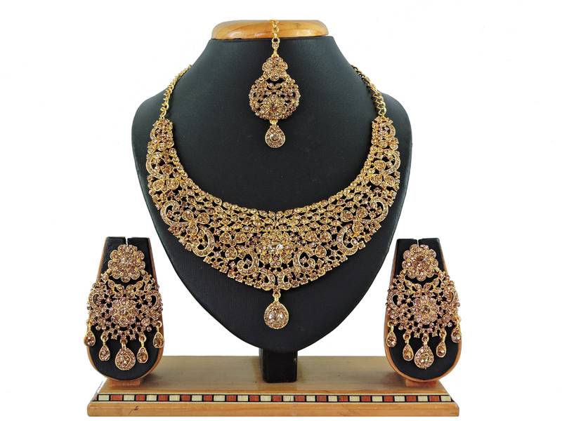 Gold designer function wear ad necklace set