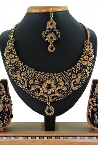 Black designer function wear ad necklace set