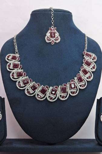 Multicolor designer function wear ad necklace set