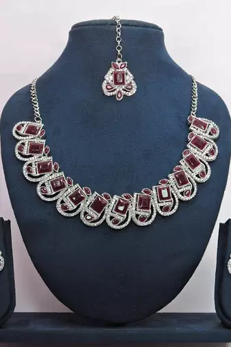 Multicolor designer function wear ad necklace set