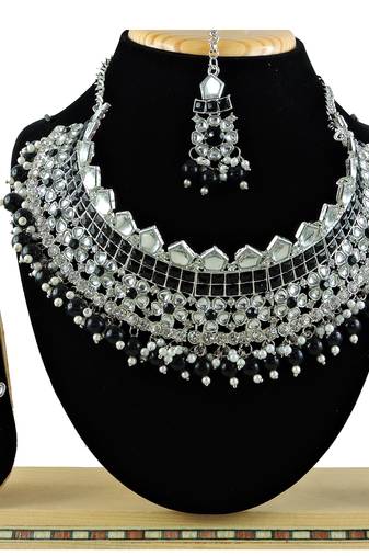 Black designer function wear ad necklace set