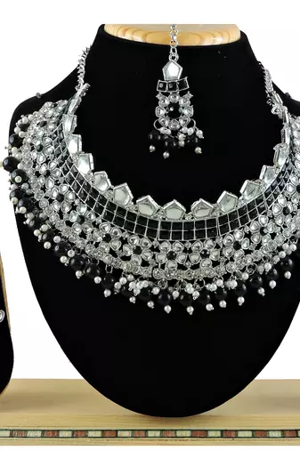Black designer function wear ad necklace set