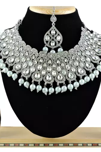 Multicolor designer function wear ad necklace set