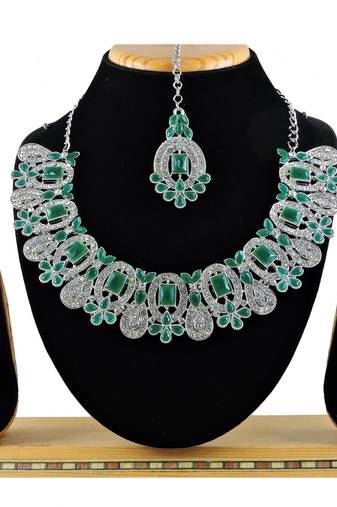 Green designer function wear ad necklace set