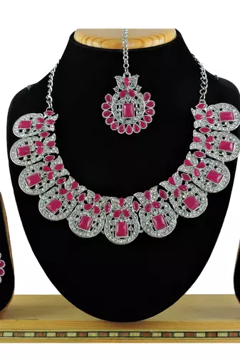 Red designer function wear ad necklace set