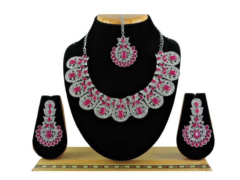 Red designer function wear ad necklace set
