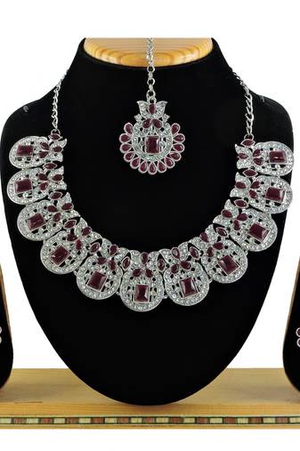 Multicolor designer function wear ad necklace set
