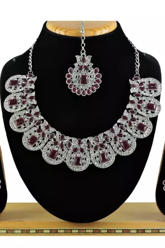 Multicolor designer function wear ad necklace set