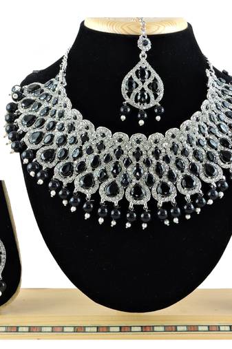 Black designer function wear ad necklace set