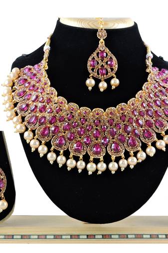 Multicolor designer function wear ad necklace set