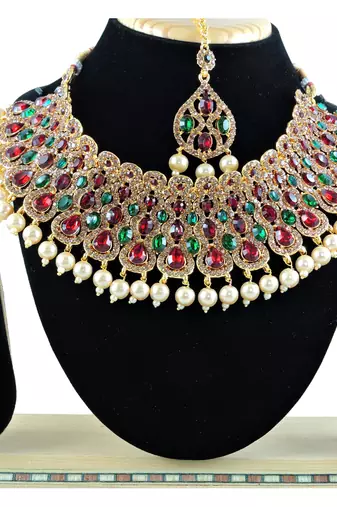 Multicolor designer function wear ad necklace set