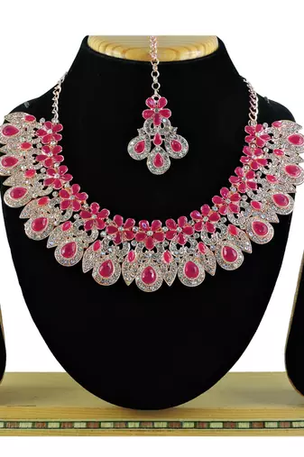 Red designer function wear ad necklace set