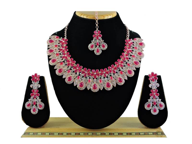 Red designer function wear ad necklace set