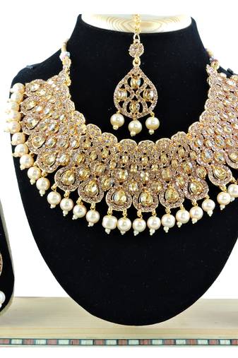 Gold designer function wear ad necklace set
