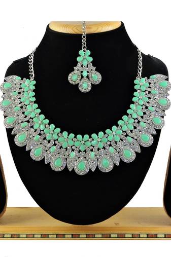 Green designer function wear ad necklace set